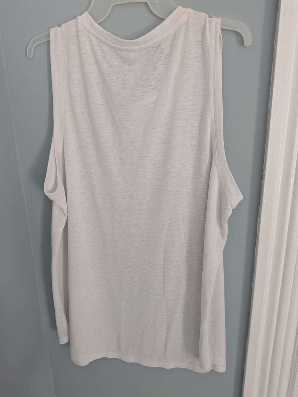 Athleta Women's White Scoop Neck Tank Top XL